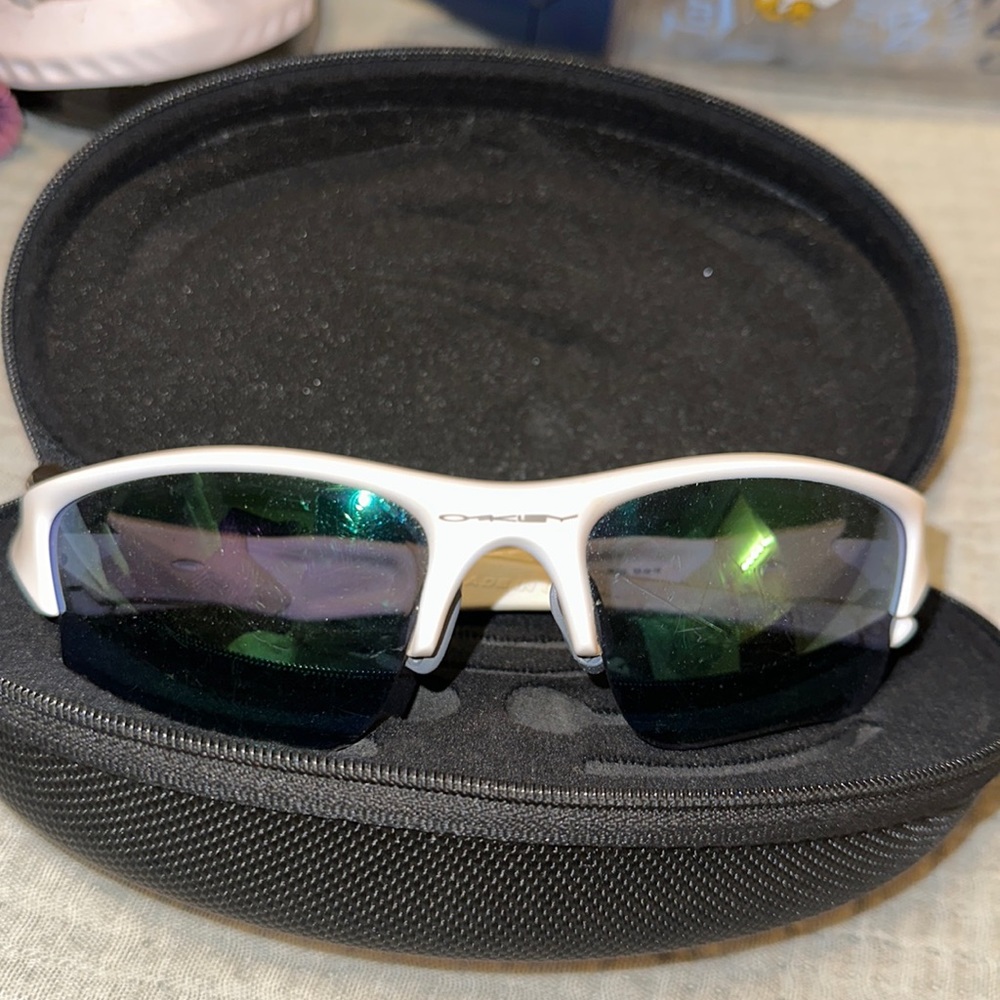 White Oakley Sunglasses + case